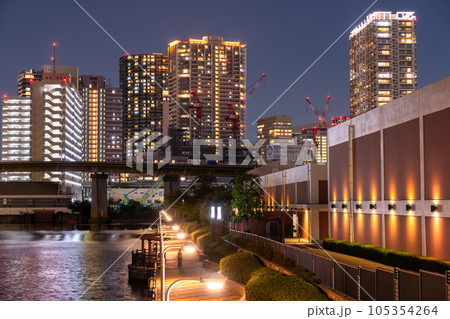 《東京都》タワーマンションの夜景・東京芝浦ベイエリア 《東京都》タワーマンションの夜景・東京芝浦ベイエリア 105354264