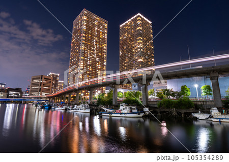 《東京都》タワーマンションの夜景・東京芝浦ベイエリア 《東京都》タワーマンションの夜景・東京芝浦ベイエリア 105354289