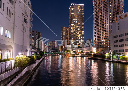 《東京都》タワーマンションの夜景・東京芝浦ベイエリア 《東京都》タワーマンションの夜景・東京芝浦ベイエリア 105354378