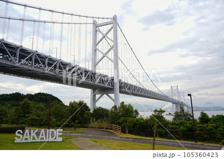 瀬戸大橋の与島PAから見た風景 瀬戸大橋の与島PAから見た風景 105360423