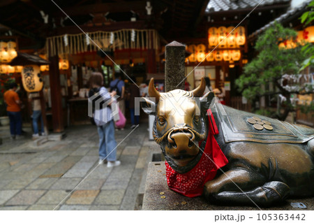 京都の風景　錦天満宮 105363442