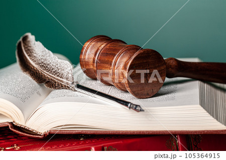 Mallet of a judge, close up shot Mallet of a judge, close up shot 105364915