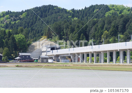 北陸新幹線 文殊山第2福井トンネル入口付近 福井市二上町 2023年5月 北陸新幹線 文殊山第2福井トンネル入口付近 福井市二上町 2023年5月 105367170