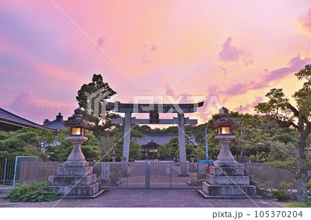 【誉田八幡宮 (夕刻)】 大阪府羽曳野市誉田 105370204