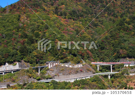 大井川鉄道：アプト区間の急勾配が始まる辺り 105370658
