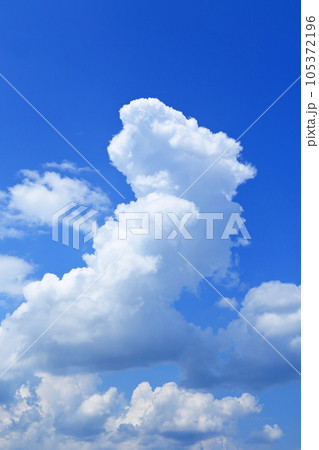 夏の大空　積乱雲 105372196