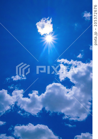 真夏の太陽と空 105372676