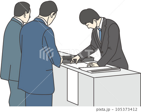 セレモニーの受付をするビジネススーツの男性 105373412