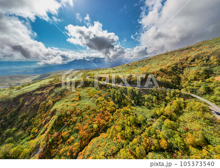 「岩手県」紅葉した八幡平とアスピーテライン 「岩手県」紅葉した八幡平とアスピーテライン 105373540