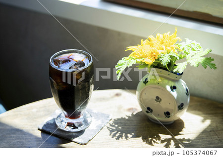 カフェ イメージ アイスコーヒー カフェ イメージ アイスコーヒー 105374067