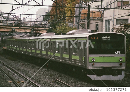 山手線を行く205系0番台 105377271