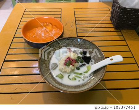 ベトナムのローカルスイーツであるチェー ベトナムのローカルスイーツであるチェー 105377451