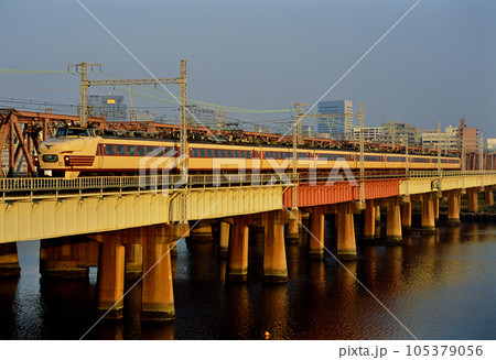 2001年 東海道線を走る485系びわこライナー9両 2001年 東海道線を走る485系びわこライナー9両 105379056