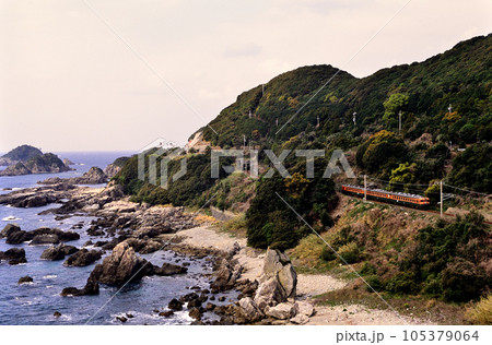 2002年 紀勢本線を走る165系団体専用列車 2002年 紀勢本線を走る165系団体専用列車 105379064