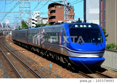 東海道線を走るHOT7000系特急スーパーはくと5両 105379093