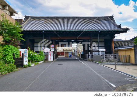蓮華王院　南大門（京都市東山区） 105379578