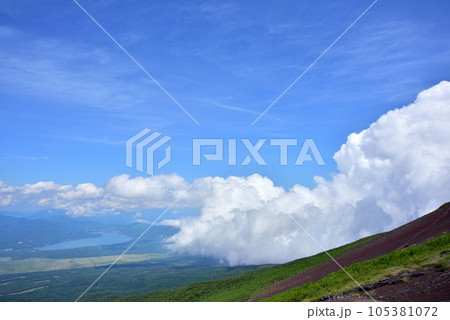 富士山登山道吉田ルート六合目~七合目風景 富士登山 富士山登山道吉田ルート六合目~七合目風景 富士登山 105381072