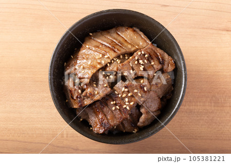 牛タン丼 105381221