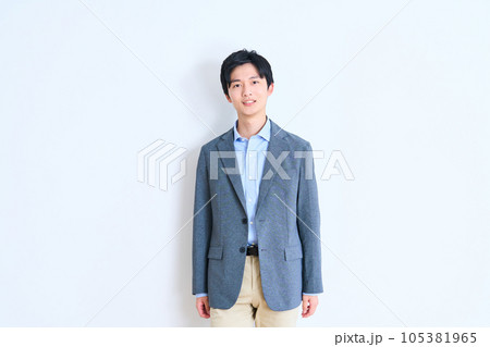 若い男性　メンズファッション　 105381965