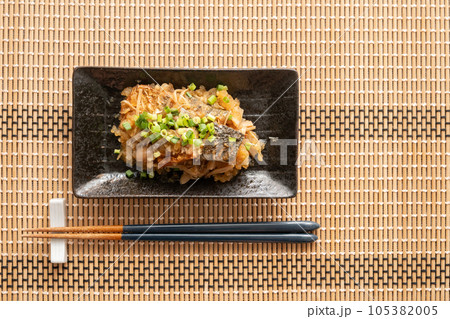 鯖とキノコのおろしポン酢和え 105382005