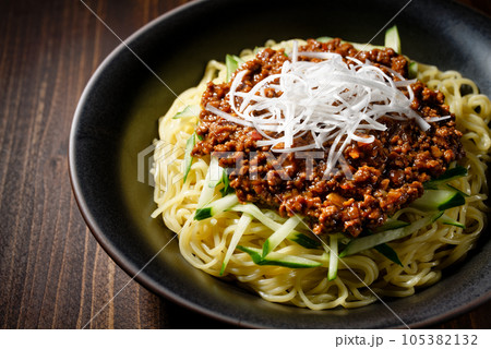 ジャージャー麺 105382132