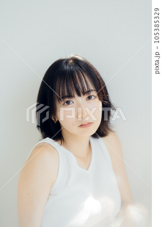 ナチュラルビューティな女性 105385329