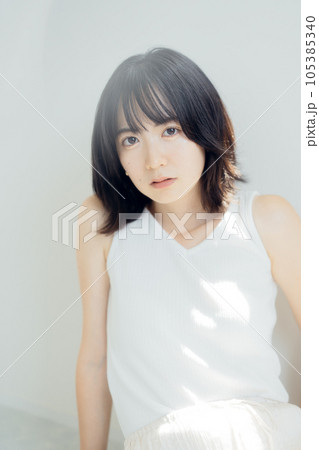 ナチュラルビューティな女性 105385340