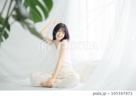 ナチュラルビューティな女性 105387971