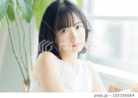 ナチュラルビューティな女性 105388064