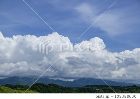 入道雲のある風景 105388630