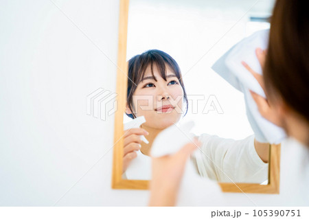 家事代行　家政婦　女性 105390751