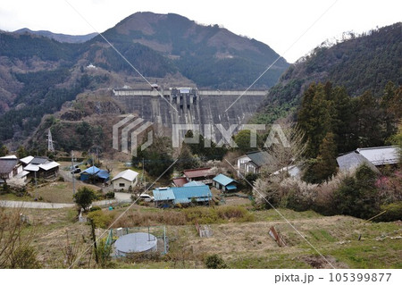 下久保ダムの堤体 105399877