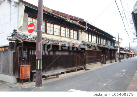 赤瓦・白壁土蔵群の街並み 鳥取県倉吉市 重要伝統的建造物群保存地区 赤瓦・白壁土蔵群の街並み 鳥取県倉吉市 重要伝統的建造物群保存地区 105400279