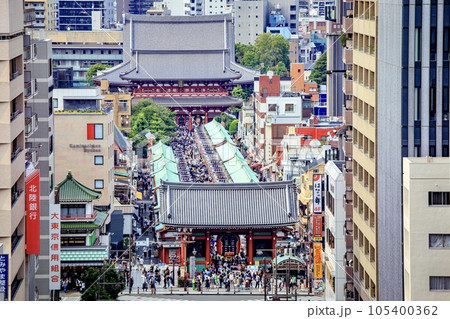 東京、浅草寺雷門と宝蔵門(仁王門)の俯瞰 東京、浅草寺雷門と宝蔵門(仁王門)の俯瞰 105400362
