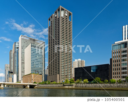 大阪市北区中之島 大阪中之島美術館や高層ビル群 105400501