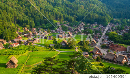 夏の白川郷(夕景) 夏の白川郷(夕景) 105400594
