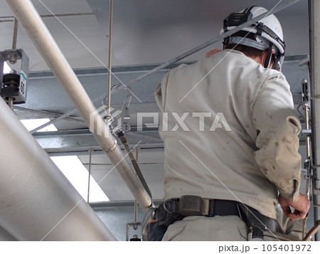 工事現場作業 105401972