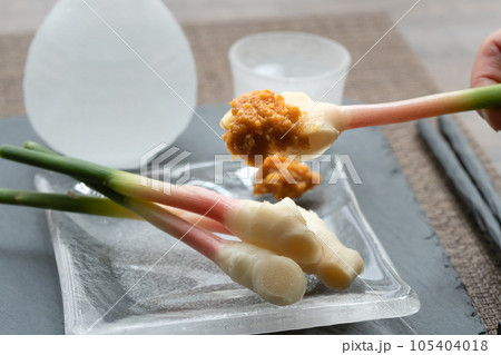 葉生姜    味噌をつける 105404018