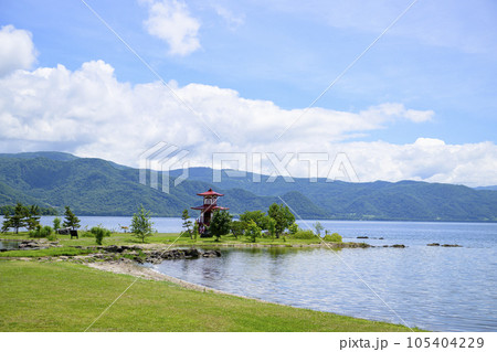 聖徳太子の像が祀られている洞爺湖 浮見堂 105404229