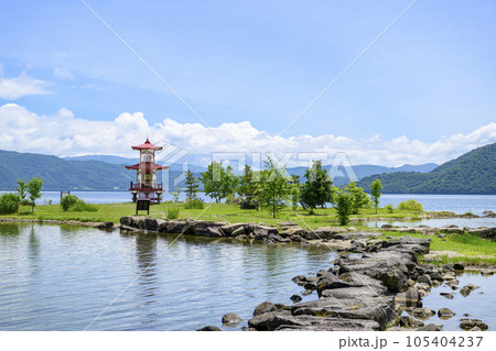 聖徳太子の像が祀られている洞爺湖 浮見堂 105404237