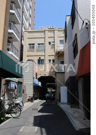 三ノ輪橋商店街の午後 105405048