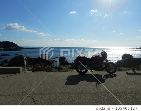 バイクで出かける 海山川 バイクで出かける 海山川 105405127