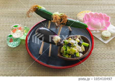お盆のお飾りとお供え物 お盆のお飾りとお供え物 105410497