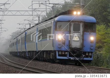 キハ183系 キハ183-102が先頭の回送列車の写真素材 [105411671] - PIXTA