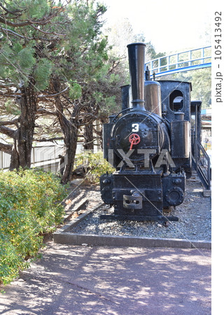 公園に展示されている蒸気機関車 公園に展示されている蒸気機関車 105413492