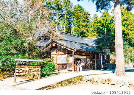 【出雲国一宮】熊野大社　秋晴れの境内2　島根県松江市 105413913