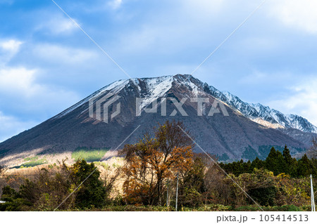 【日本百名山】添谷から見た初冬の大山7 鳥取県西伯郡伯耆町 【日本百名山】添谷から見た初冬の大山7 鳥取県西伯郡伯耆町 105414513