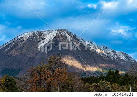 【日本百名山】添谷から見た初冬の大山15　鳥取県西伯郡伯耆町 105414521