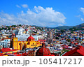 メキシコのカラフルな街並み 105417217