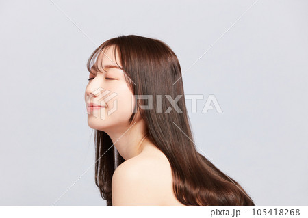 ビューティー若い日本人女性　髪の毛の綺麗な女性 105418268